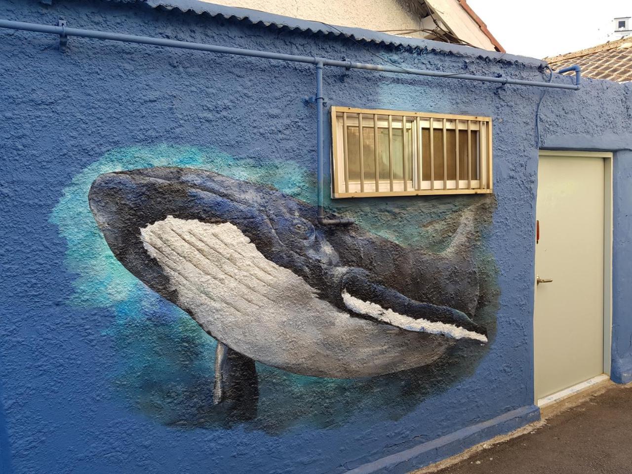 Jinho'S Black Whale Guest House & Bar Seúl Exterior foto